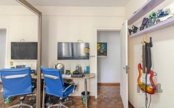 Apartamento no Centro de 2 dormitórios reformado