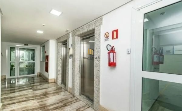 Apartamento de 2 dormitórios e 2 vagas no Cristo Redentor DESOCUPADO