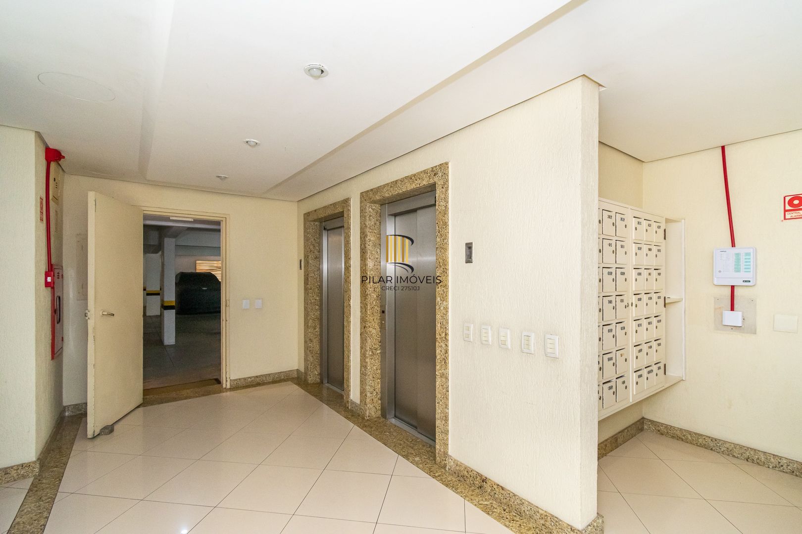 Apartamento impecável, finamente decorado, entrar e morar!