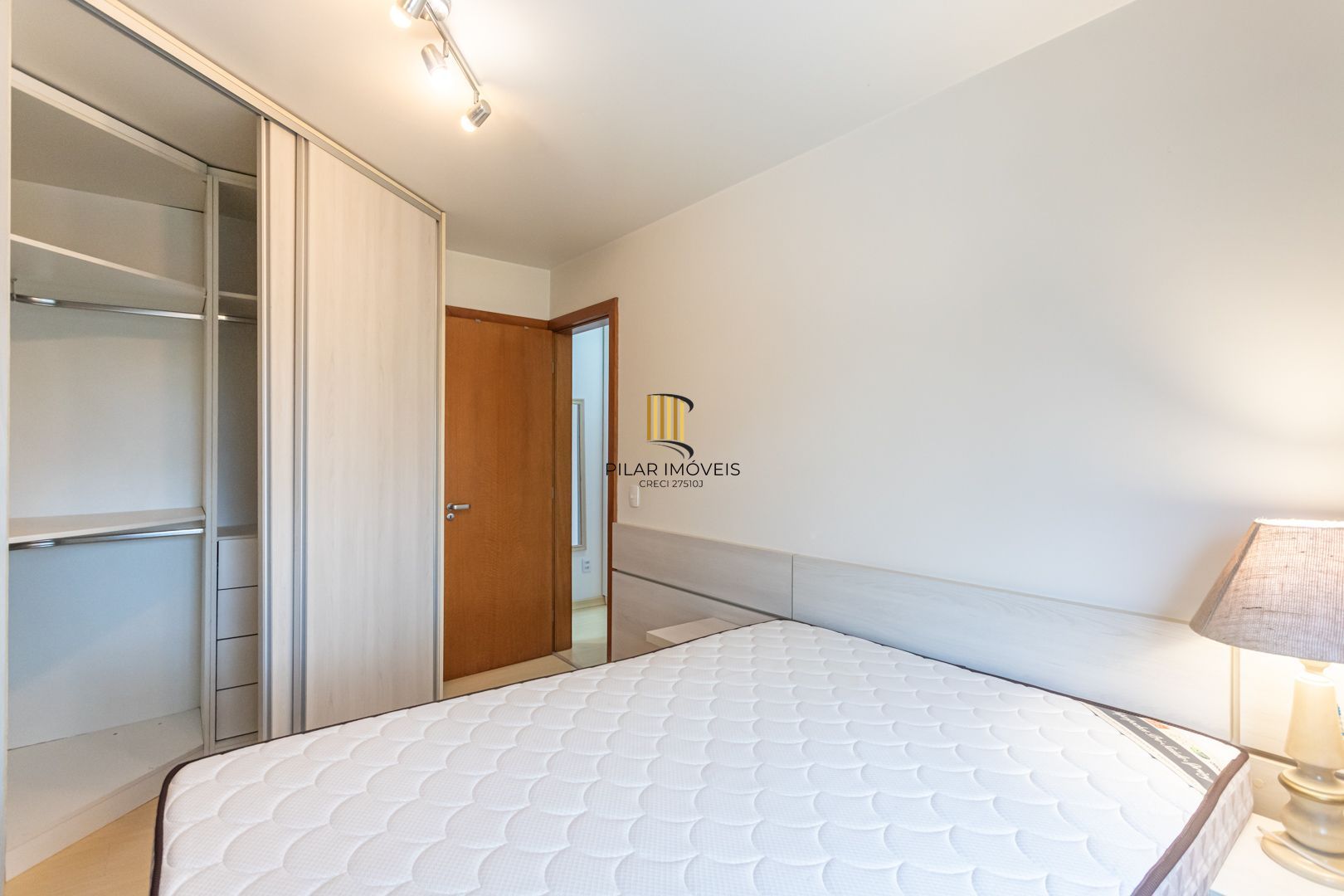 Apartamento 2 dormitórios no bairro Moinhos de Vento