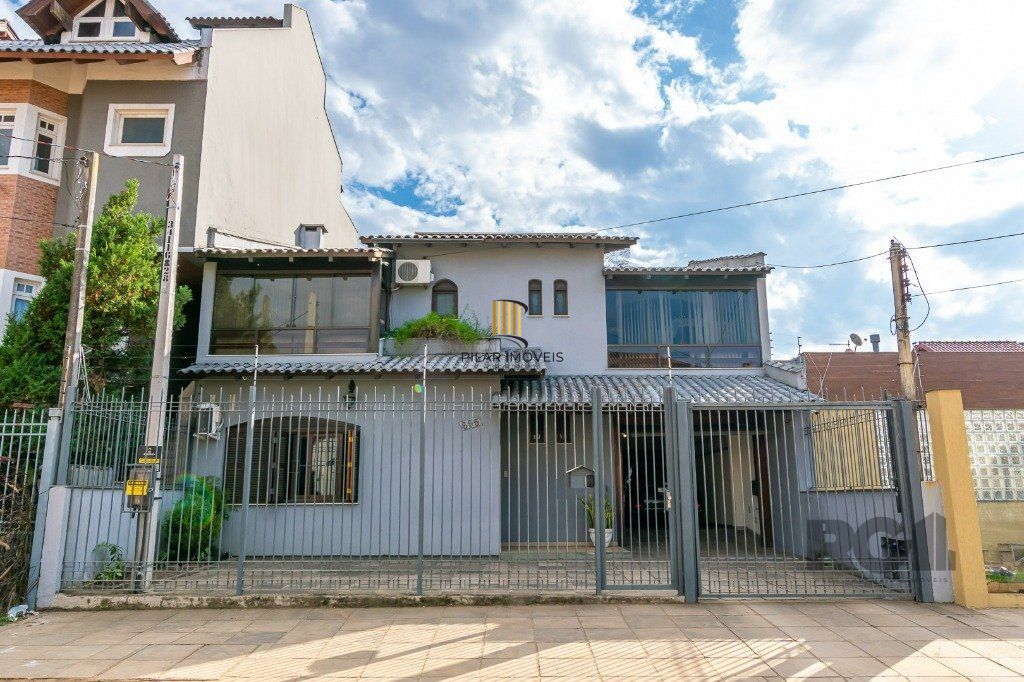 Casa 4 Dormitório(s) Bairro Jardim Planalto