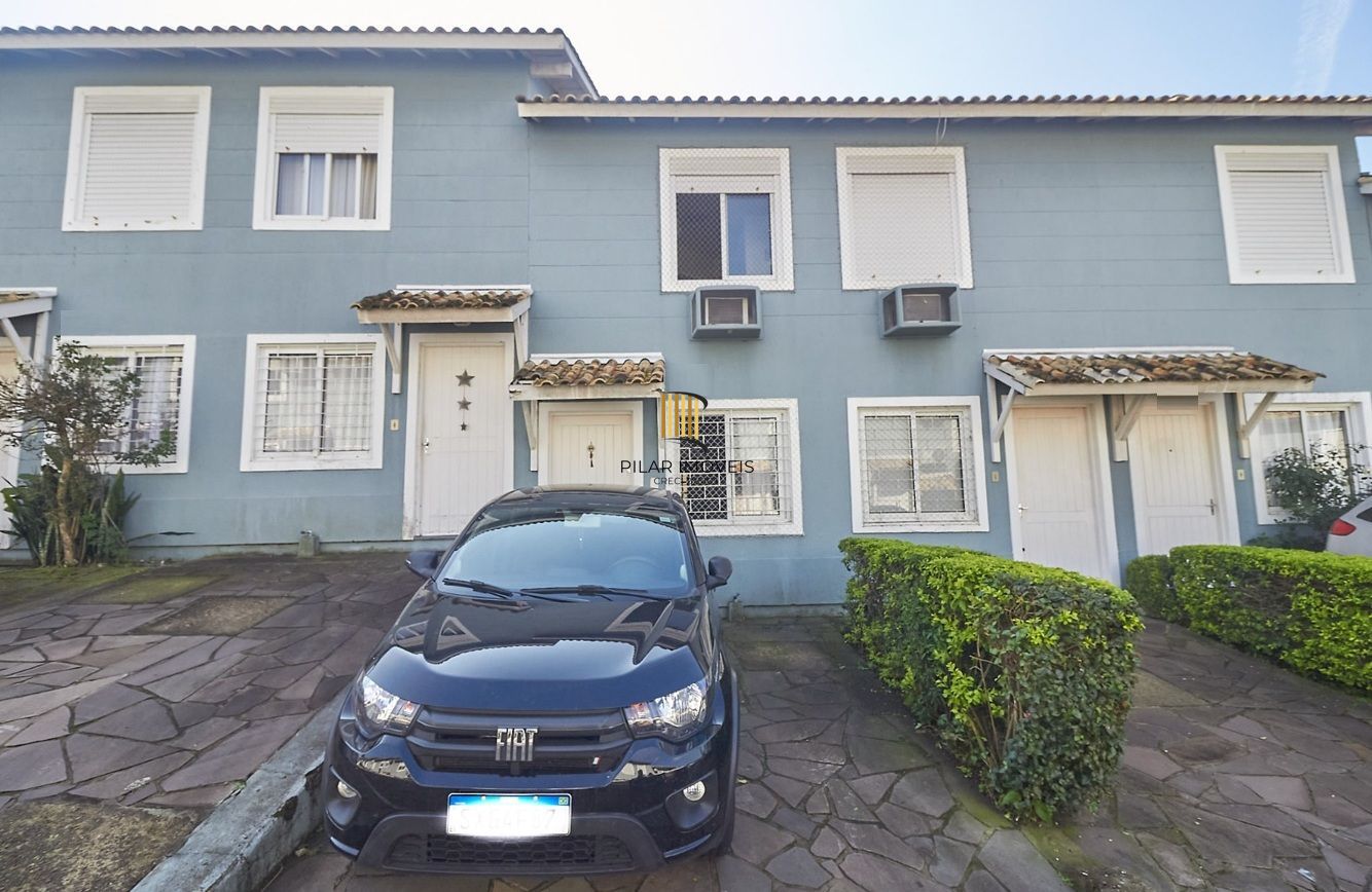 Casa sobrado em condomínio fechado no Alto Petrópolis de 2 dormitórios e vaga