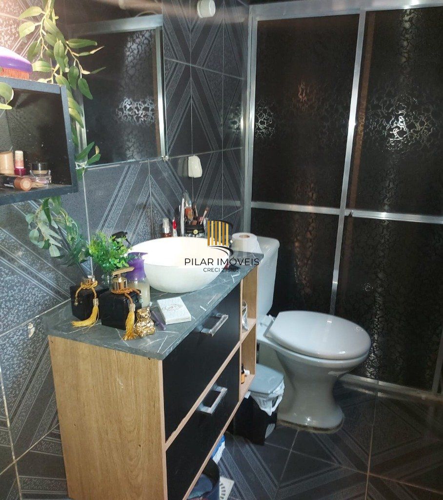 Apartamento 02 dormitórios, com vaga, no bairro Jardim Itu Sabará, em Porto Alegre.