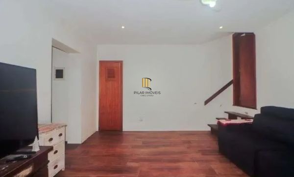 Casa sobrado no bairro Vila Ipiranga de 4 dormitórios e 2 vagas