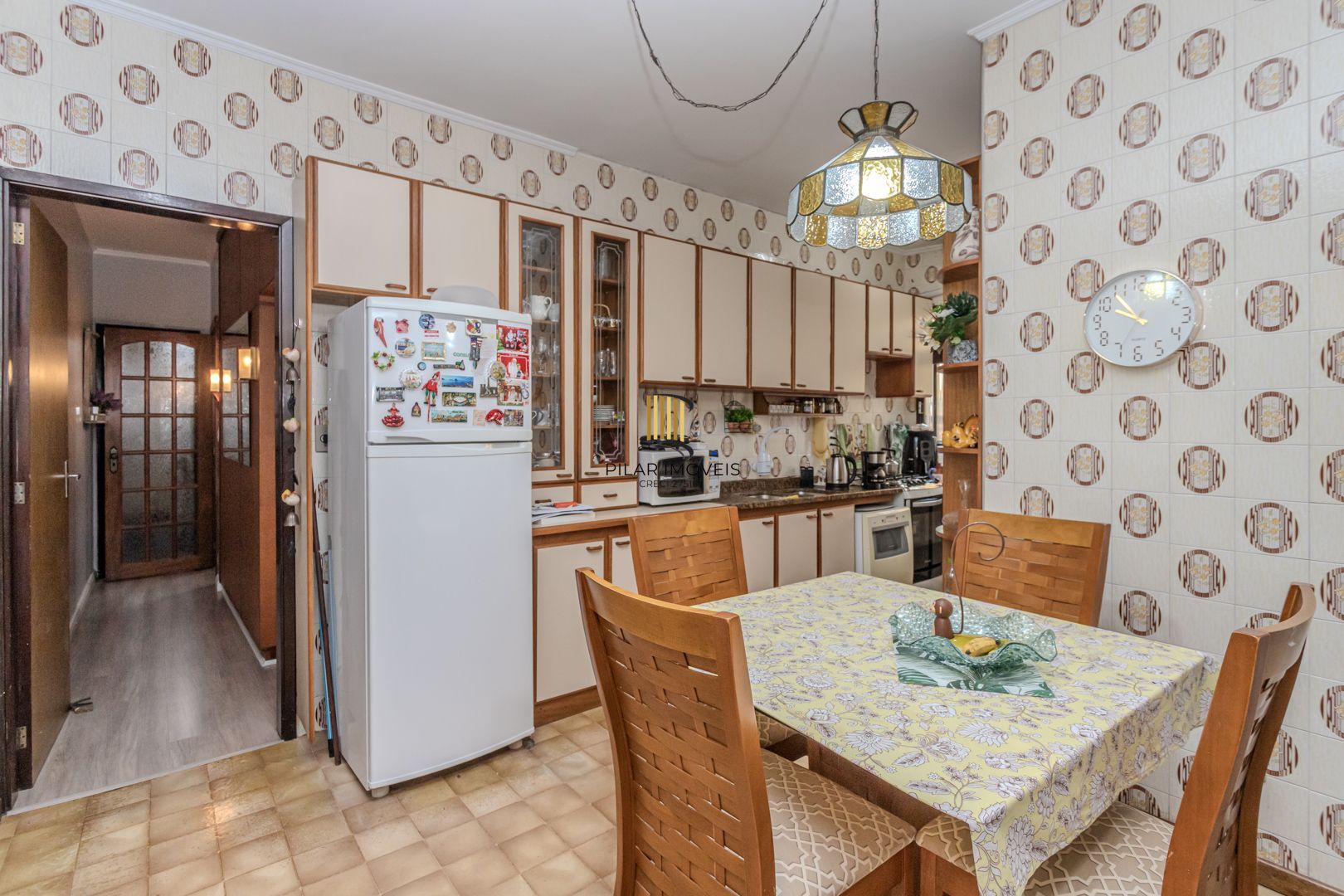 Prédio Residencial no Passo D'areia com 8 dormitórios e 8 vagas