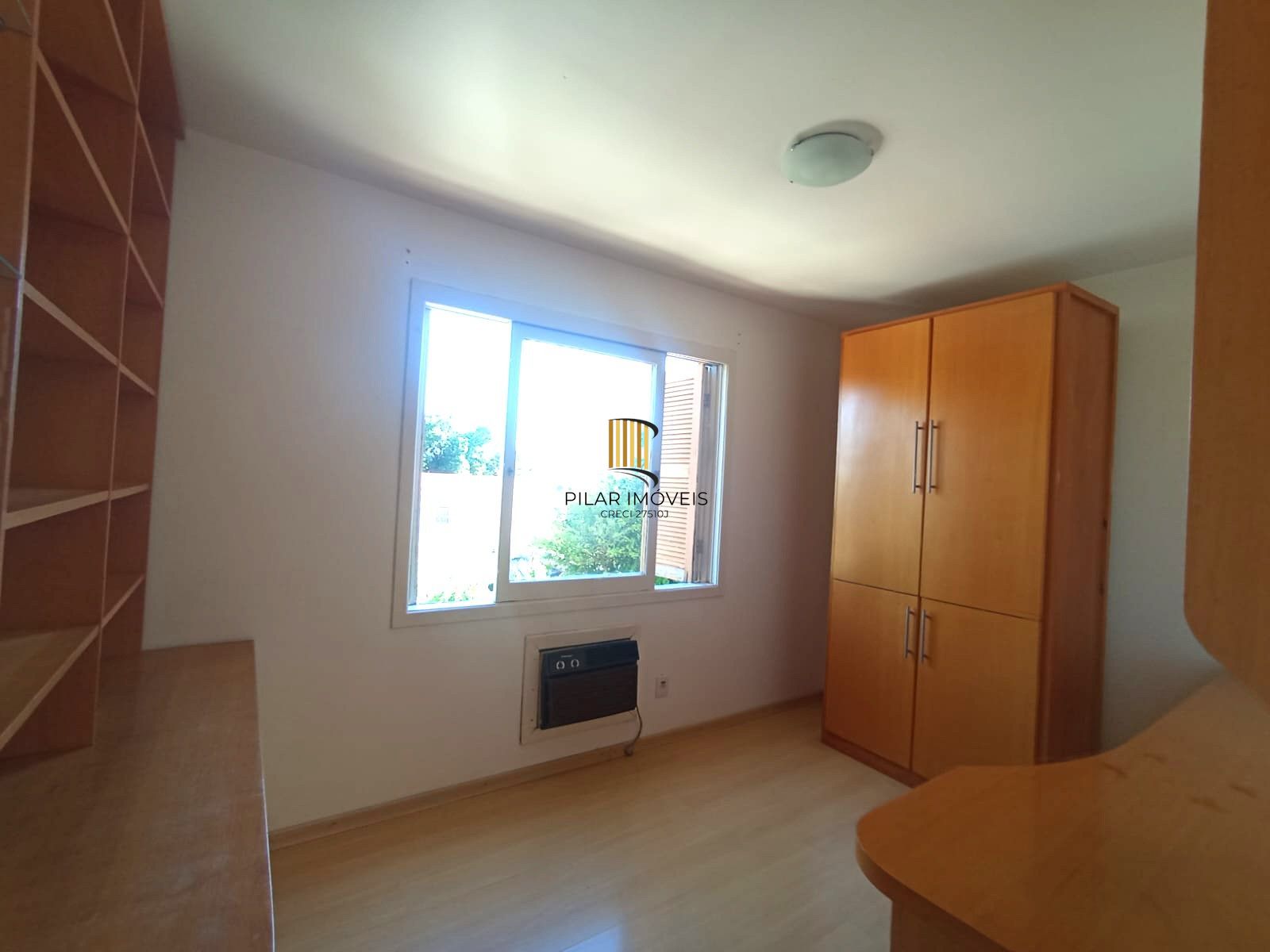 Apartamento no bairro Teresópolis de 2 dormitórios e vaga DESOCUPADO