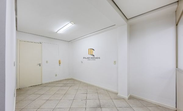 Prédio comercial com loja no bairro Rio Branco com 237m²