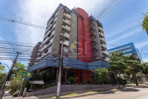 Sala comercial na Av Carlos Gomes com sacada