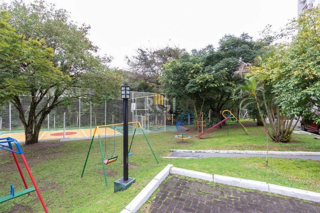 Apartamento no Cristal de 2 dormitórios vaga e infra