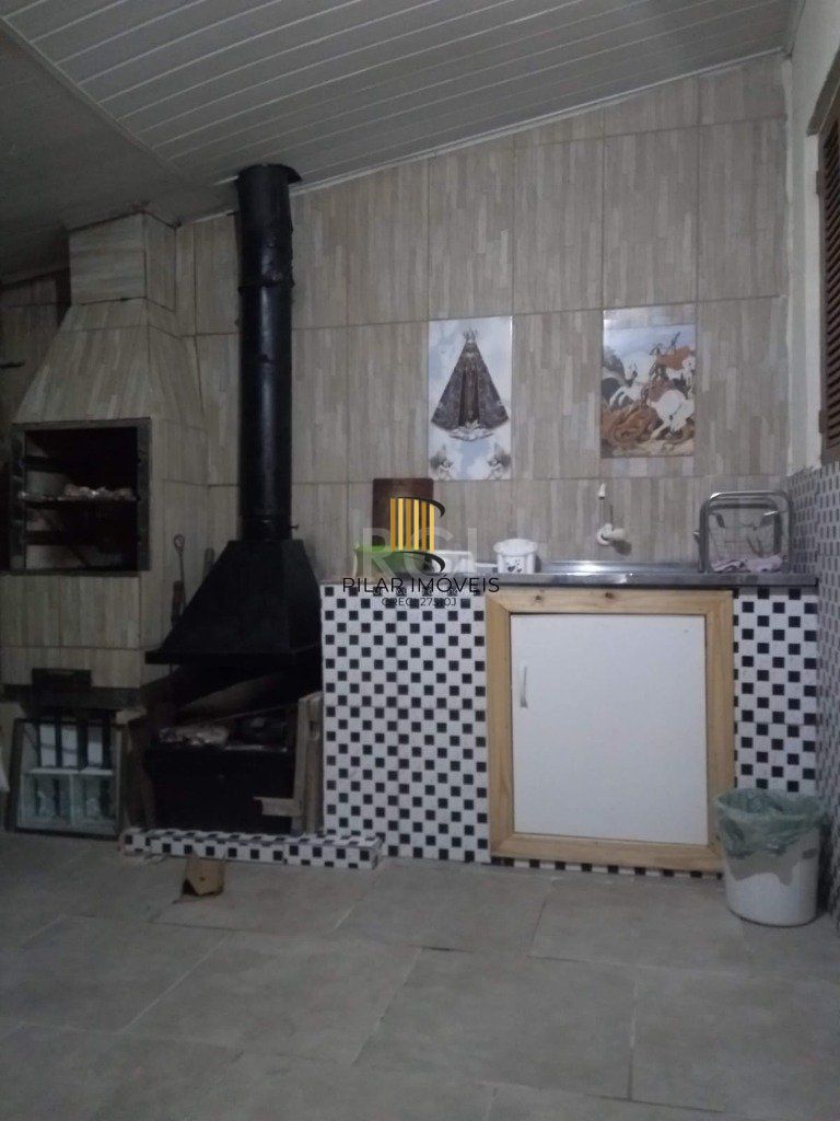Casa 3 Dormitório(s) Bairro Magistério