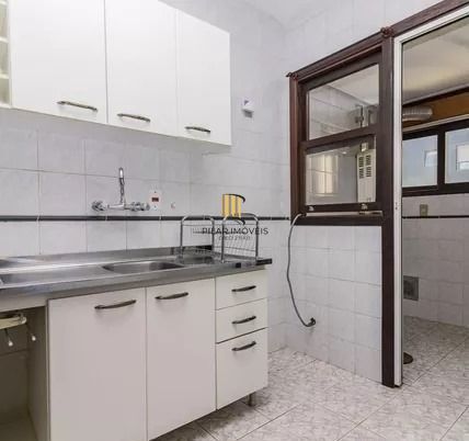 Apartamento amplo no bairro Tristeza de 3 dormitórios e 2 vagas