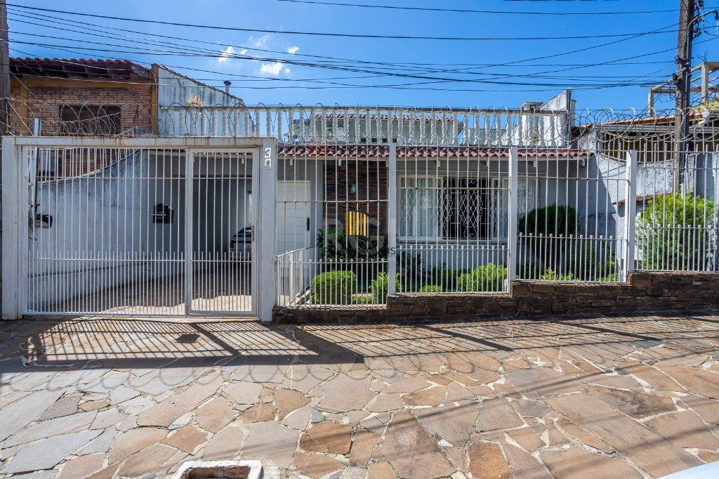 Casa 3 Dormitório(s) Bairro Jardim Sabará