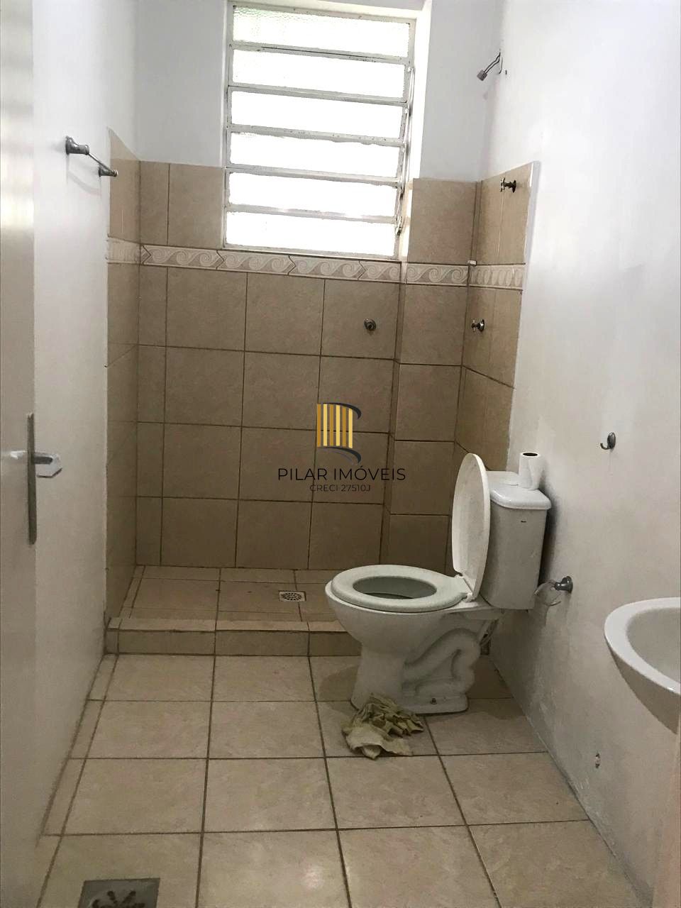 Apartamento no bairro Teresópolis de 1 dormitório térreo com pátio