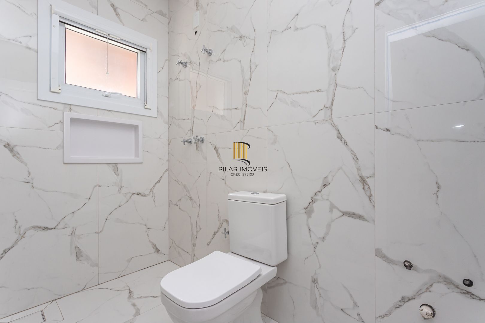 Casa de Condomínio 4 dormitórios no bairro Vila Nova