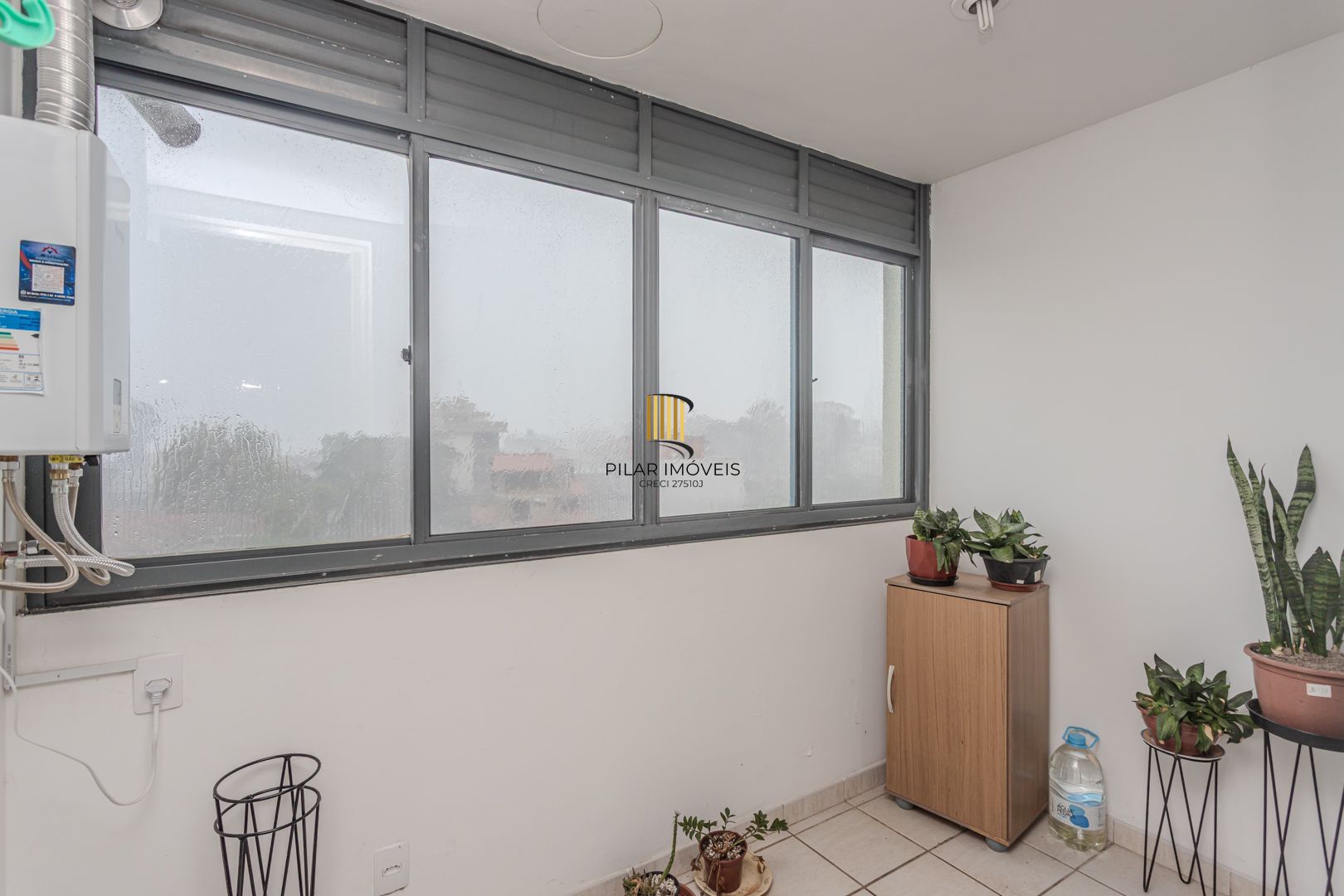 OCASIÃO 3 dormitórios, suíte e vaga, 106m² privativos, por R$ 400 mil