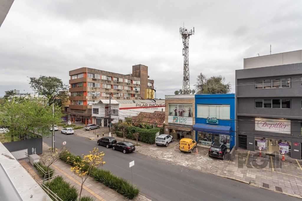 Apartamento no bairro Tristeza de 3 dormitórios e 2 vagas