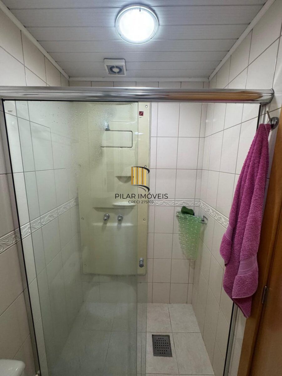 Apartamento na Cidade Baixa de 2 dormitórios e vaga