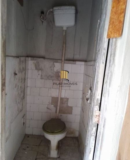 Apartamento no Centro térreo de 2 dormitórios com pátio