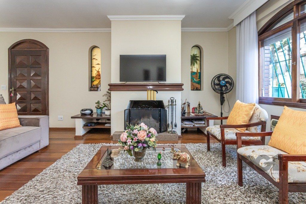 Casa no bairro Vila Ipiranga de 3 dormitórios e 3 vagas