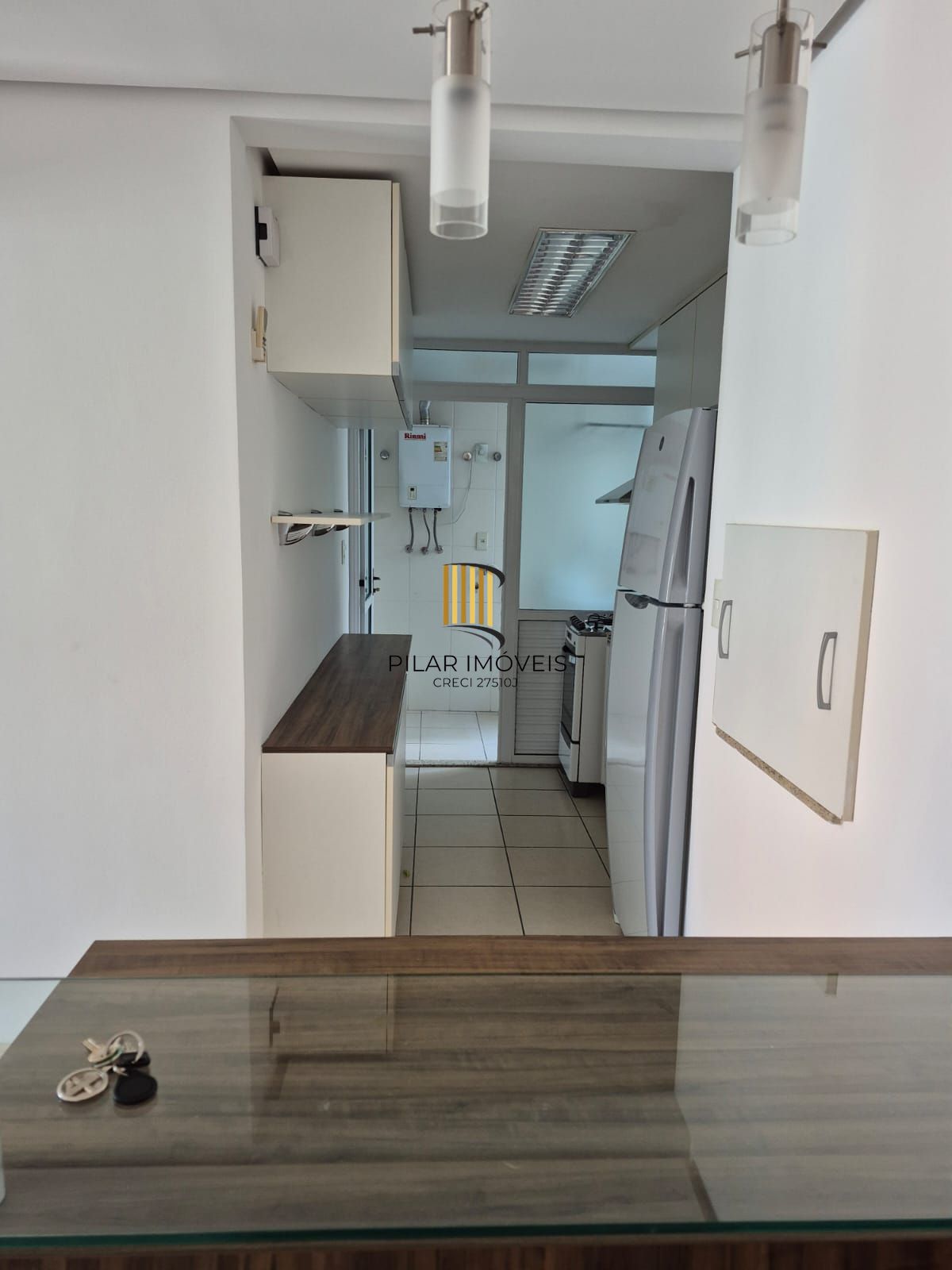 Apartamento no Centro de 2 dormitórios e 2 vagas DESOCUPADO