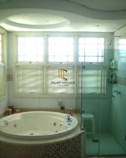 Casa sobrado no bairro Jardim Sabará de 3 dormitórios e 4 vagas