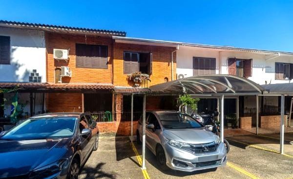 Casa em Condomínio no Jardim Ypu de 2 dormitórios e vaga DESOCUPADA