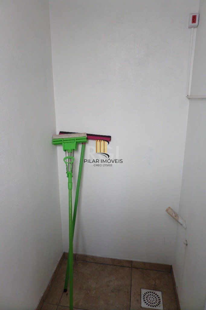 Casa no bairro Jardim Botânico de 3 dormitórios e 2 vagas