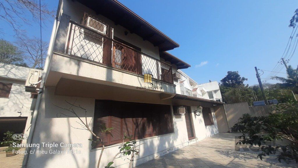 Casa 4 Dormitório(s) Bairro Nonoai