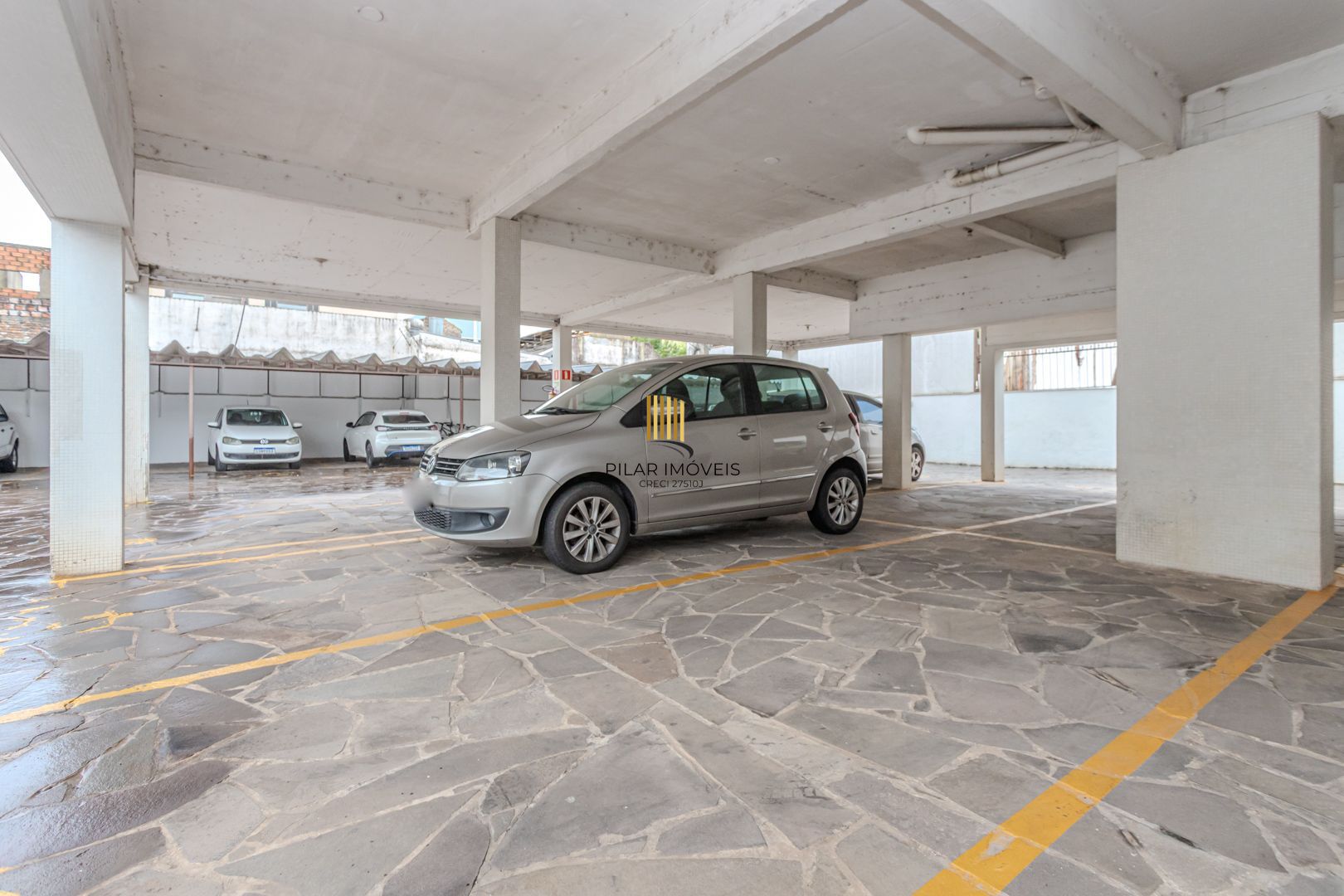 Apartamento no bairro Floresta de 3 dormitórios e vaga