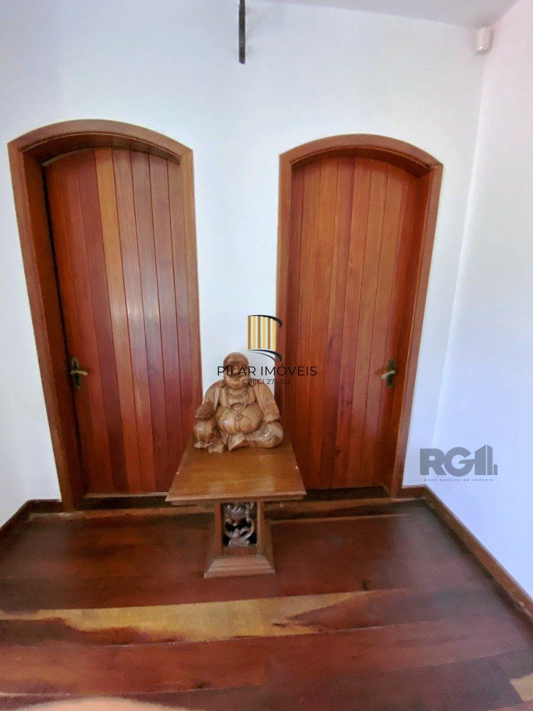 Casa no Teresópolis de 4 dormitórios e 4 vagas