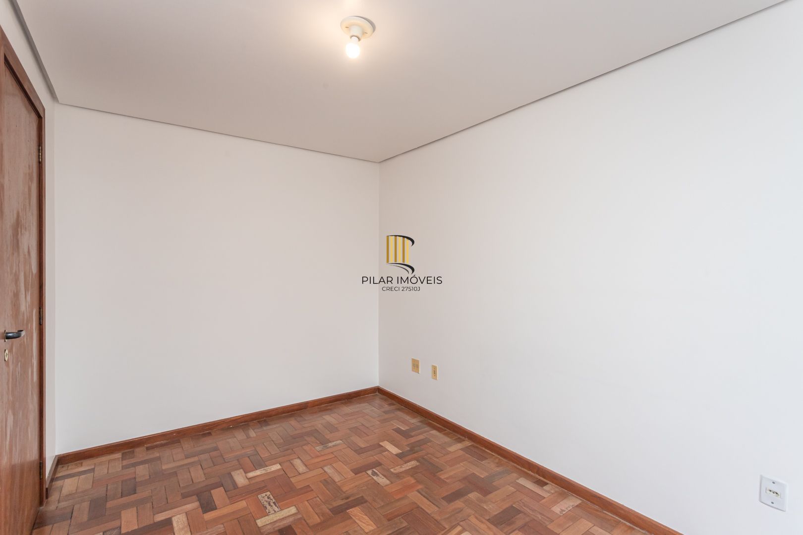 APTO DE 01 DORMITÓRIO , ELEVADOR, SACADA NA SALA E NO QUARTO, BAIRRO SANTANA