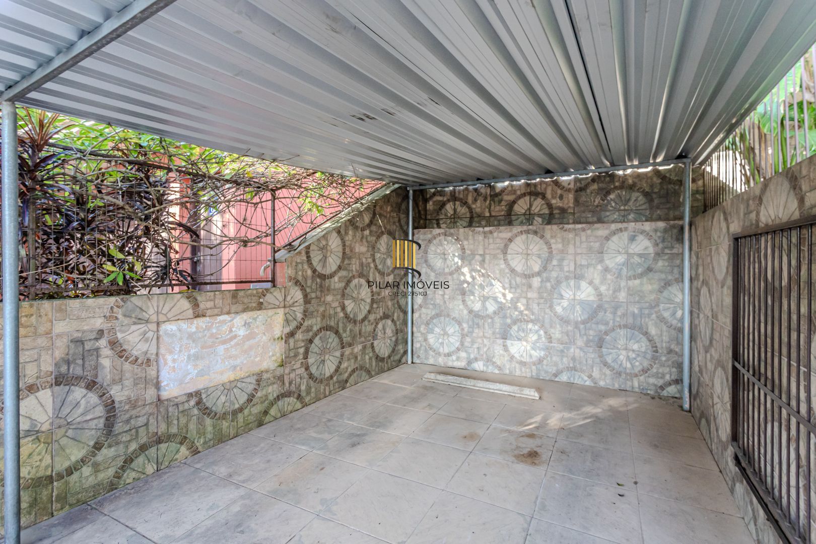 Casa no Jardim Botânico de 2 dormitórios 1 vaga e amplo terreno