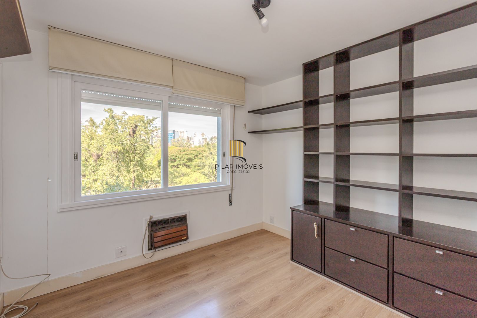 Apartamento no Moinhos de Vento de 3 dormitórios vaga e infra DESOCUPADO