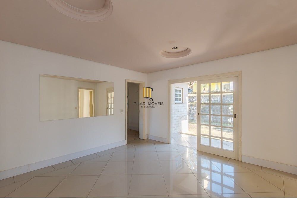 Casa de Condomínio com 3 Quartos à venda, 310m² - Vila Elsa