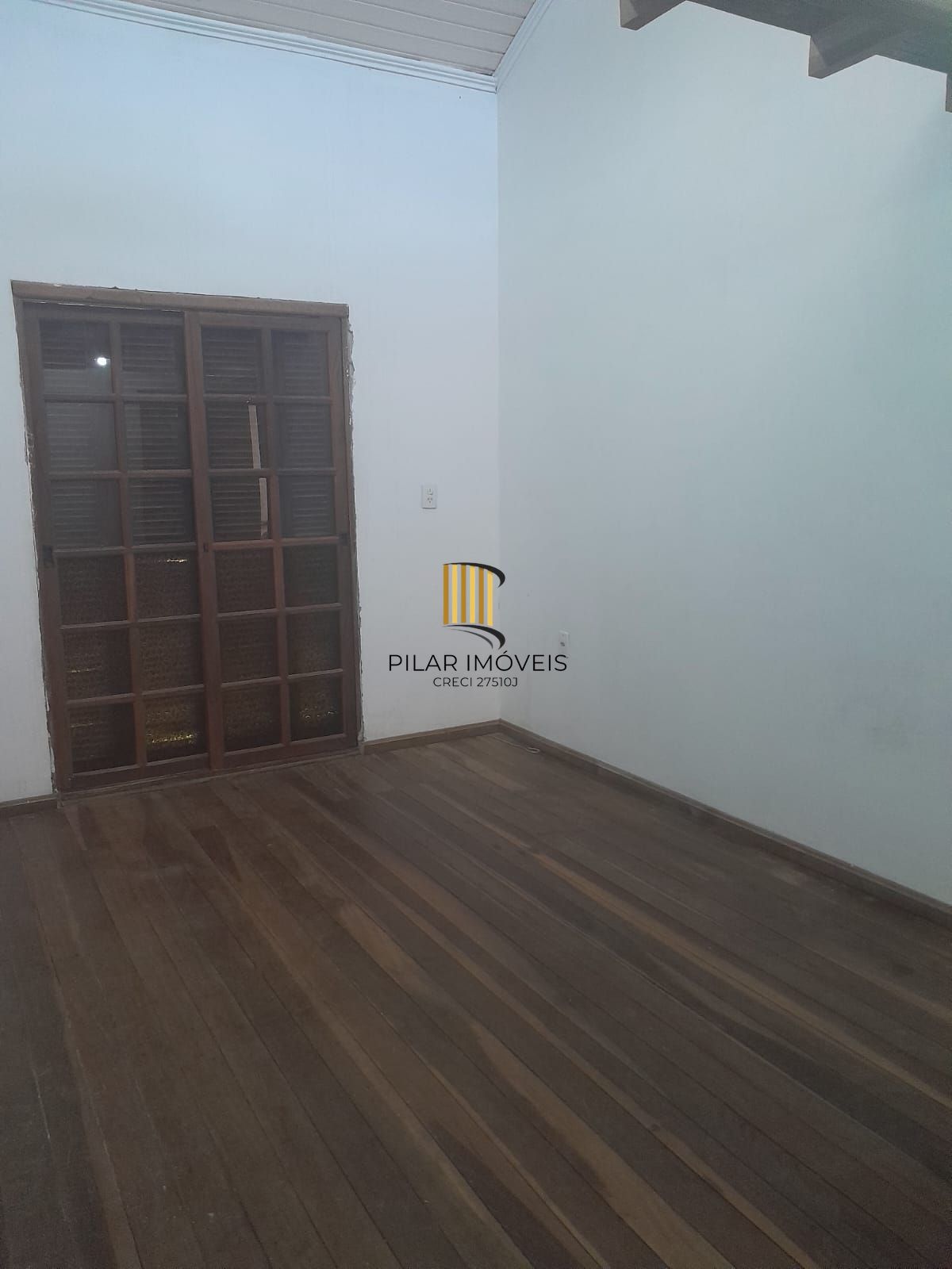 Casa 4 dormitórios no bairro Jardim Algarve