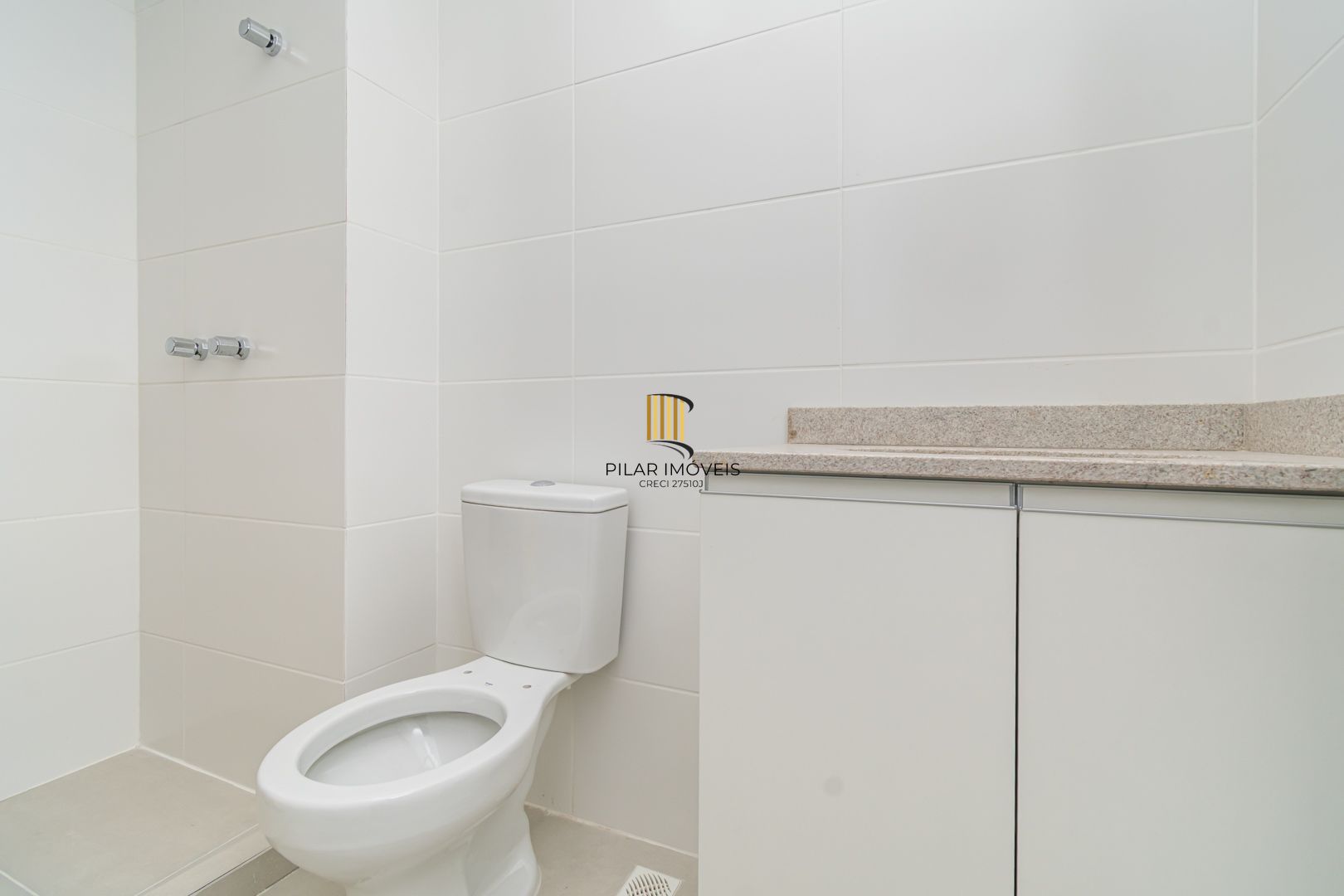 Apartamento de 2 dormitórios, vaga e infra no Passo D'areia