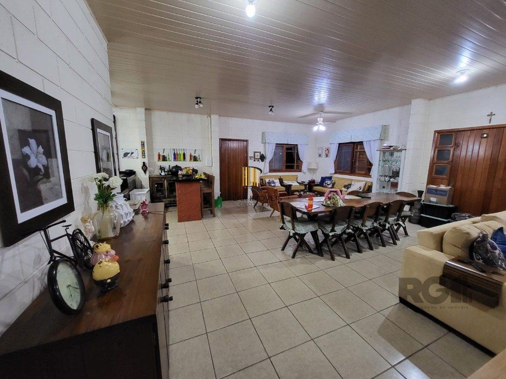 Casa Condominio 4 Dormitório(s) Bairro Martinica