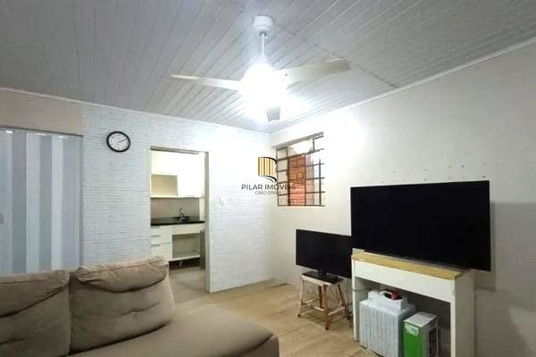 Casa no bairro Jardim do Salso com 2 dormitórios e 4 vagas