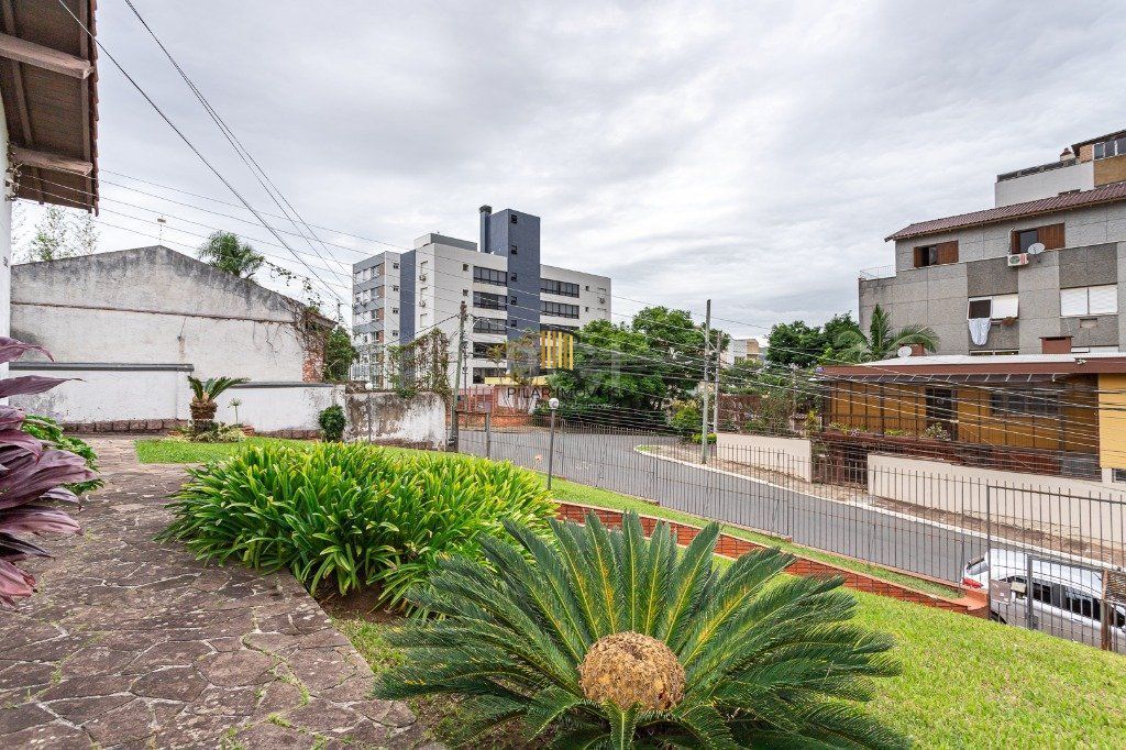 Casa no bairro Petrópolis de 3 dormitórios