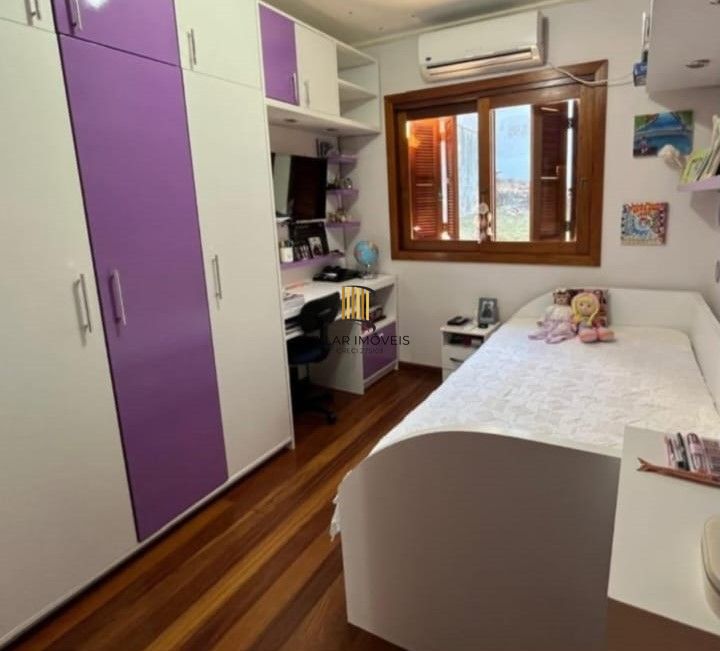 Casa 3 dormitórios no bairro Jardins