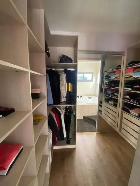 Casa 4 dormitórios no bairro Sumaré