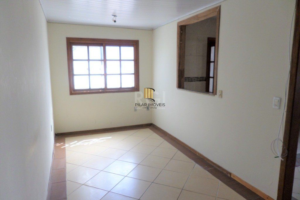 Casa na Hípica com 3 dormitórios e 2 vagas