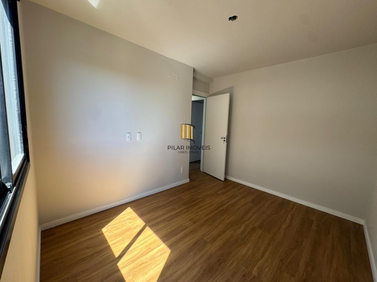 Apartamento de 2 dormitórios e vaga semi mobiliado em Canoas