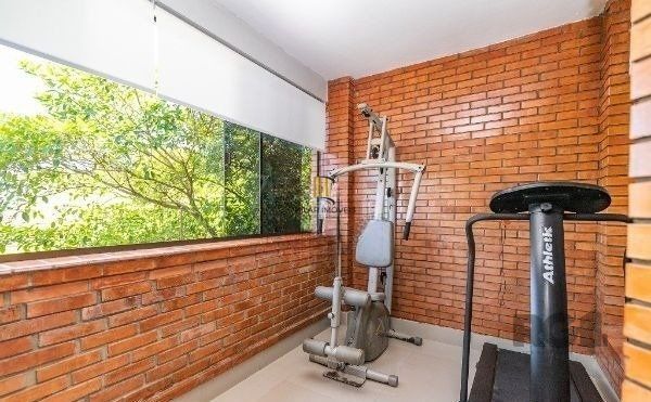 Casa sobrado no Cristal de 3 dormitórios e 3 vagas