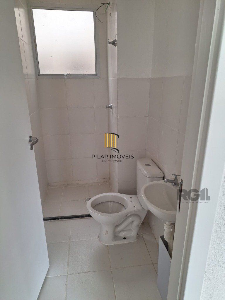 Apartamento de 02 dormitórios e 01 vaga, no bairro Rio Branco, em Canoas.