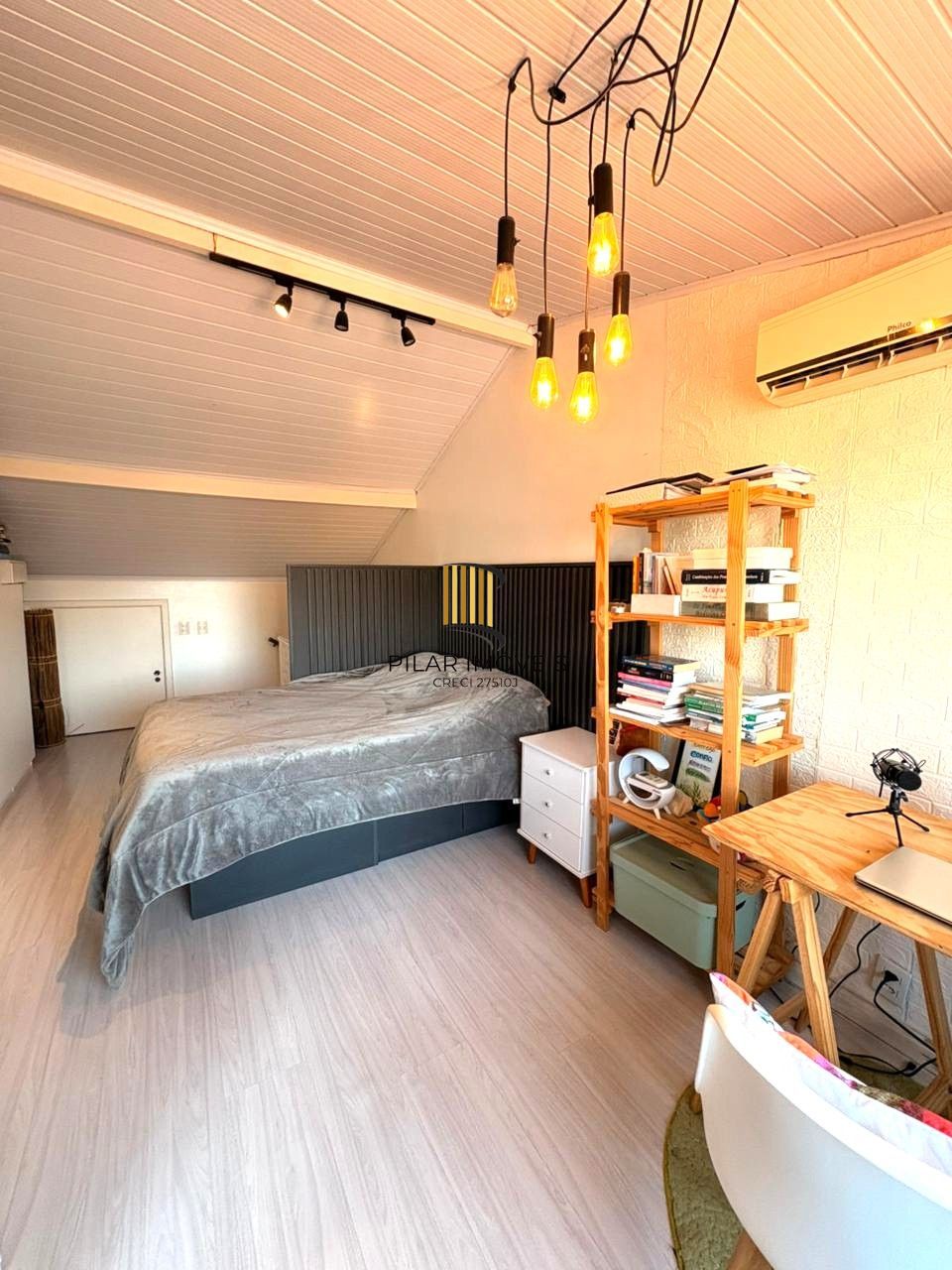 Casa sobrado de 3 dormitórios e 2 vagas