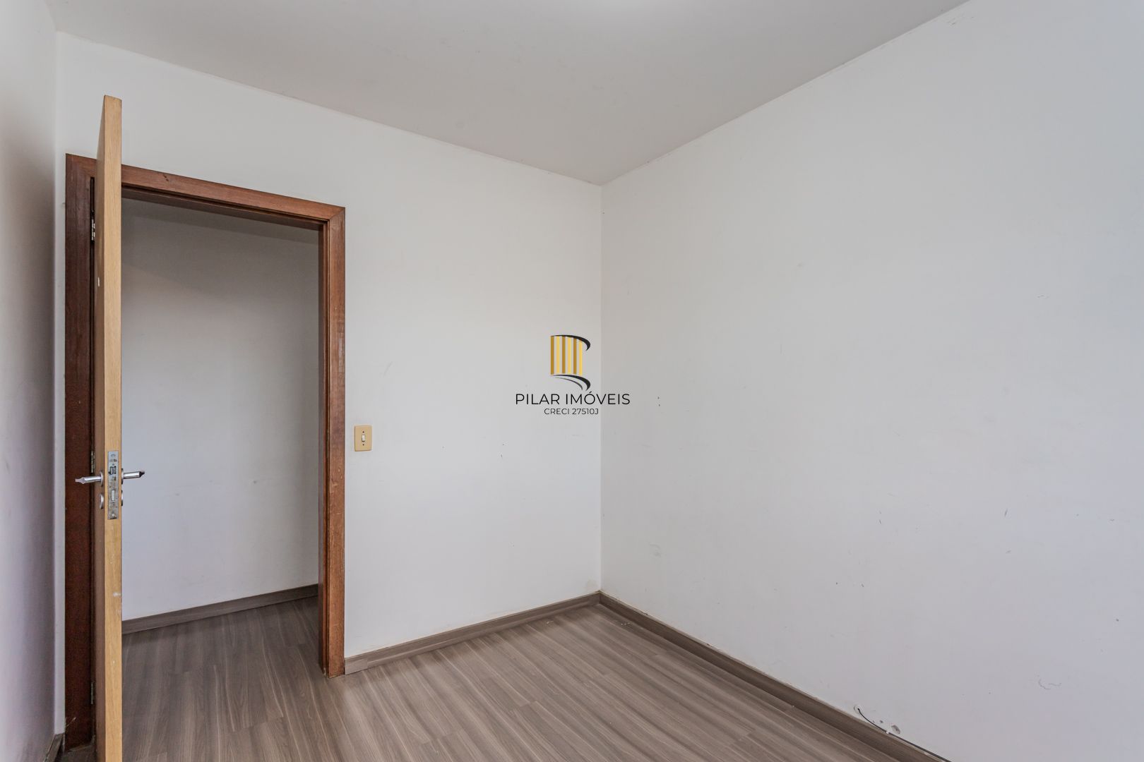 Apartamento na Cavalhada de 2 dormitórios e vaga DESOCUPADO
