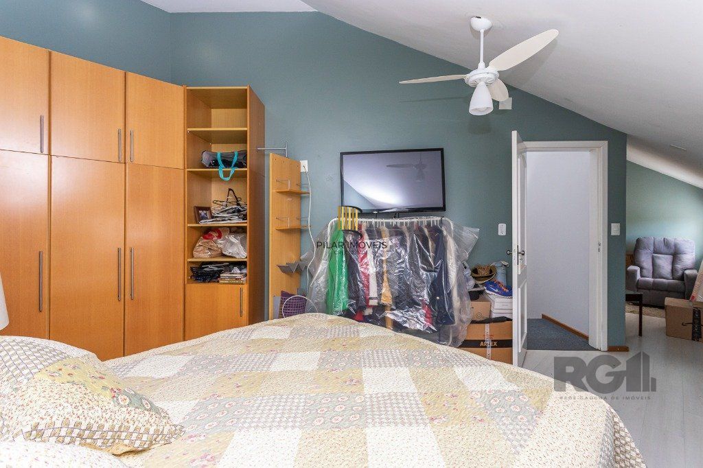 casa sobrado no Alto Petrópolis de 5 dormitórios e 3 vagas