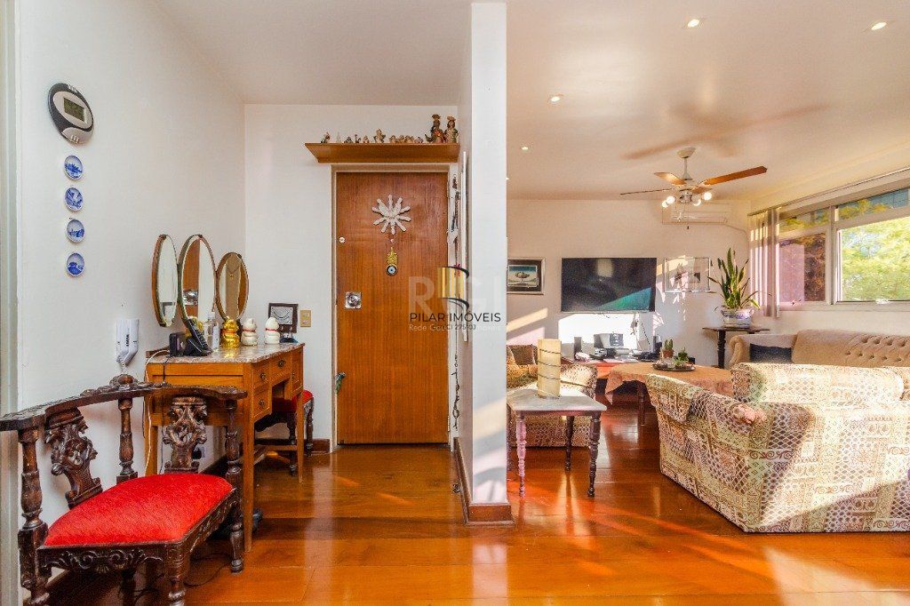 Apartamento para Venda - 138m², 3 dormitórios, sendo 1 suites, 1 vaga - Petrópolis