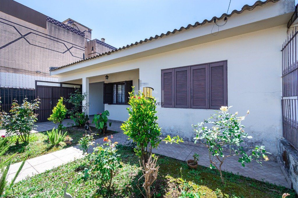 Casa de 3 dormitórios, 3 vagas